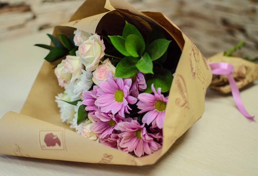 Букет цветов из: Розы и Хризантемы в Чекалине