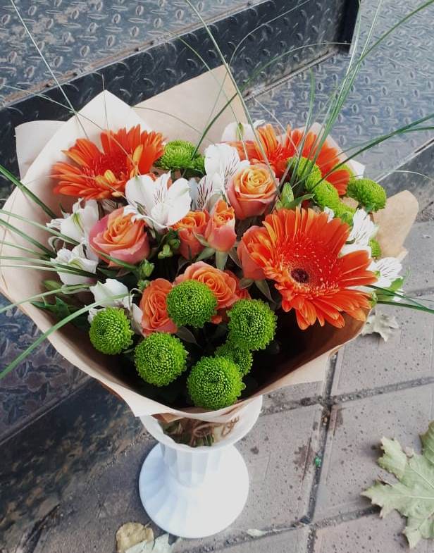 Букет цветов из: Герберы, Хризантемы, Альстромерии и Розы в Чекалине