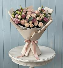 Букет цветов из:  Розы и Лизиантусы в Чекалине