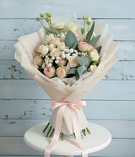 Букет цветов из:  Розы и Лизиантусы в Чекалине