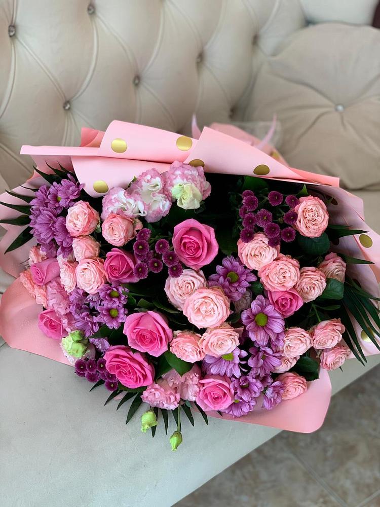 Букет цветов из: Хризантемы, Розы и Лизиантусы в Чекалине