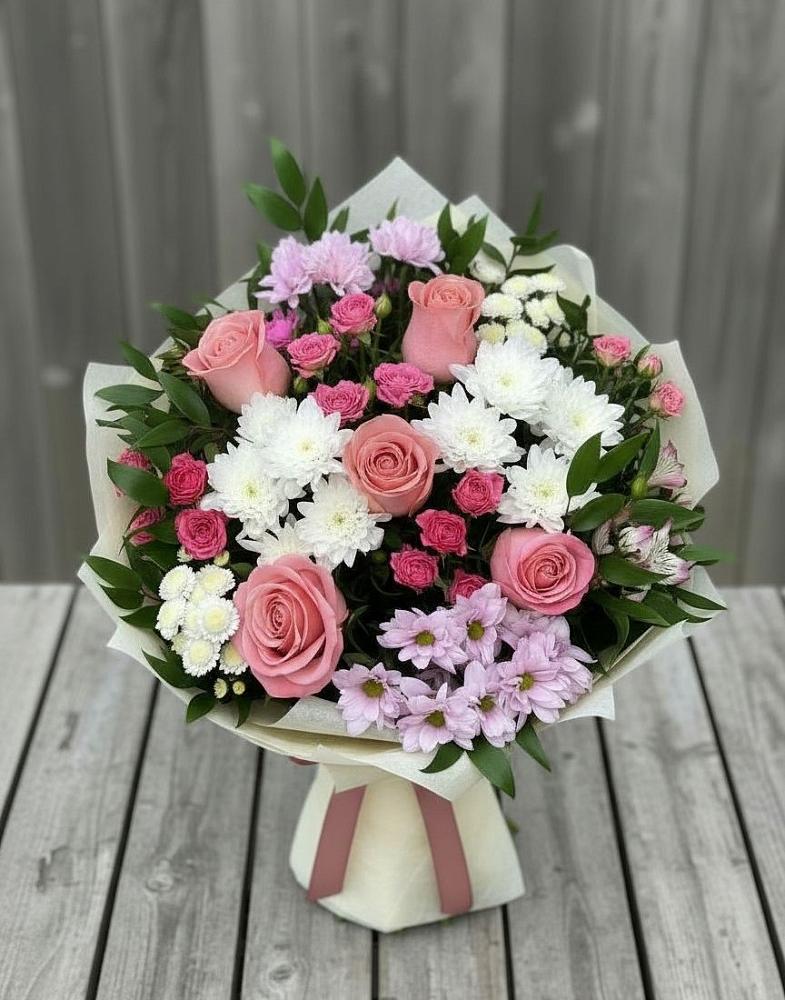 Букет цветов из: Альстромерии, Гвоздики, Розы и Хризантемы в Чекалине