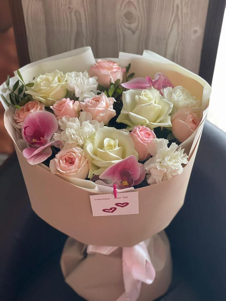 Букет цветов из: Орхидеи, Розы и Гвоздики в Чекалине