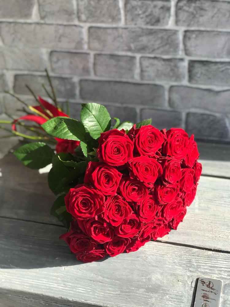 Букет Красные розы Фридом в Чекалине