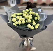 Букет Белые кустовые розы Солинеро в Чекалине