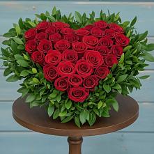 Цветочная композиция из Розы в виде сердца в Чекалине