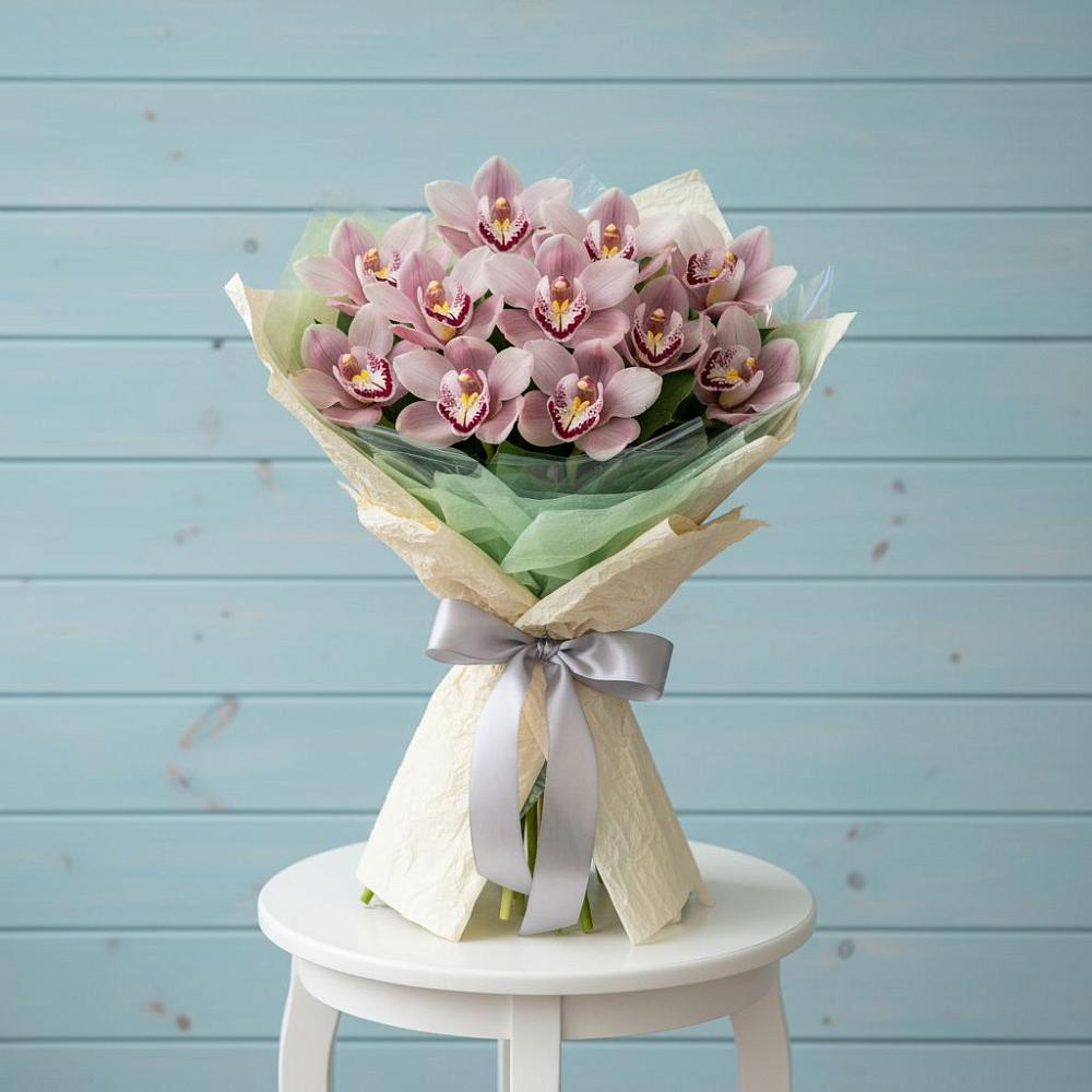 Букет цветов из: Орхидеи и Розы в Чекалине