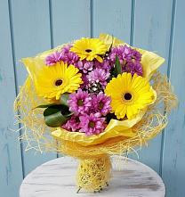 Букет цветов из:  Хризантемы и Герберы в Чекалине