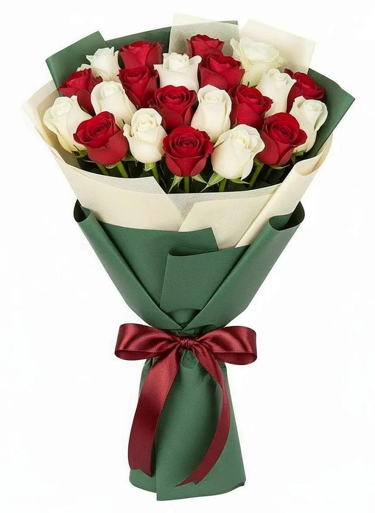 Букет Микс из красных и белых роз в Чекалине
