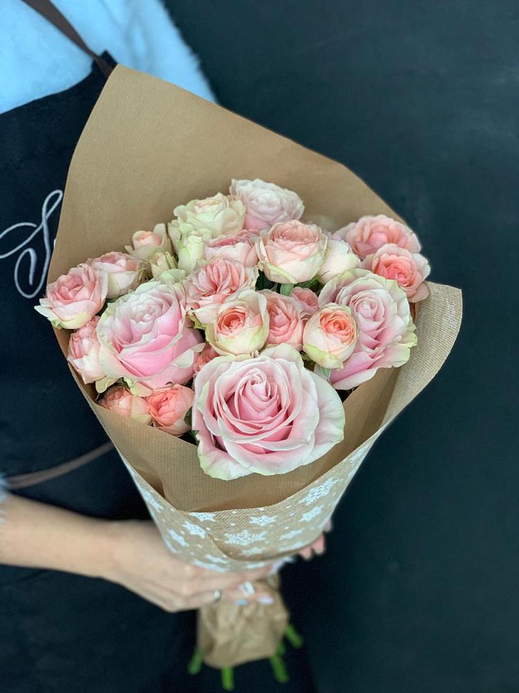 Букет цветов из: Хризантемы и Розы в Чекалине