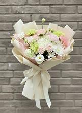 Букет цветов из:  Гвоздики, Розы, Лизиантусы и Хризантемы в Чекалине