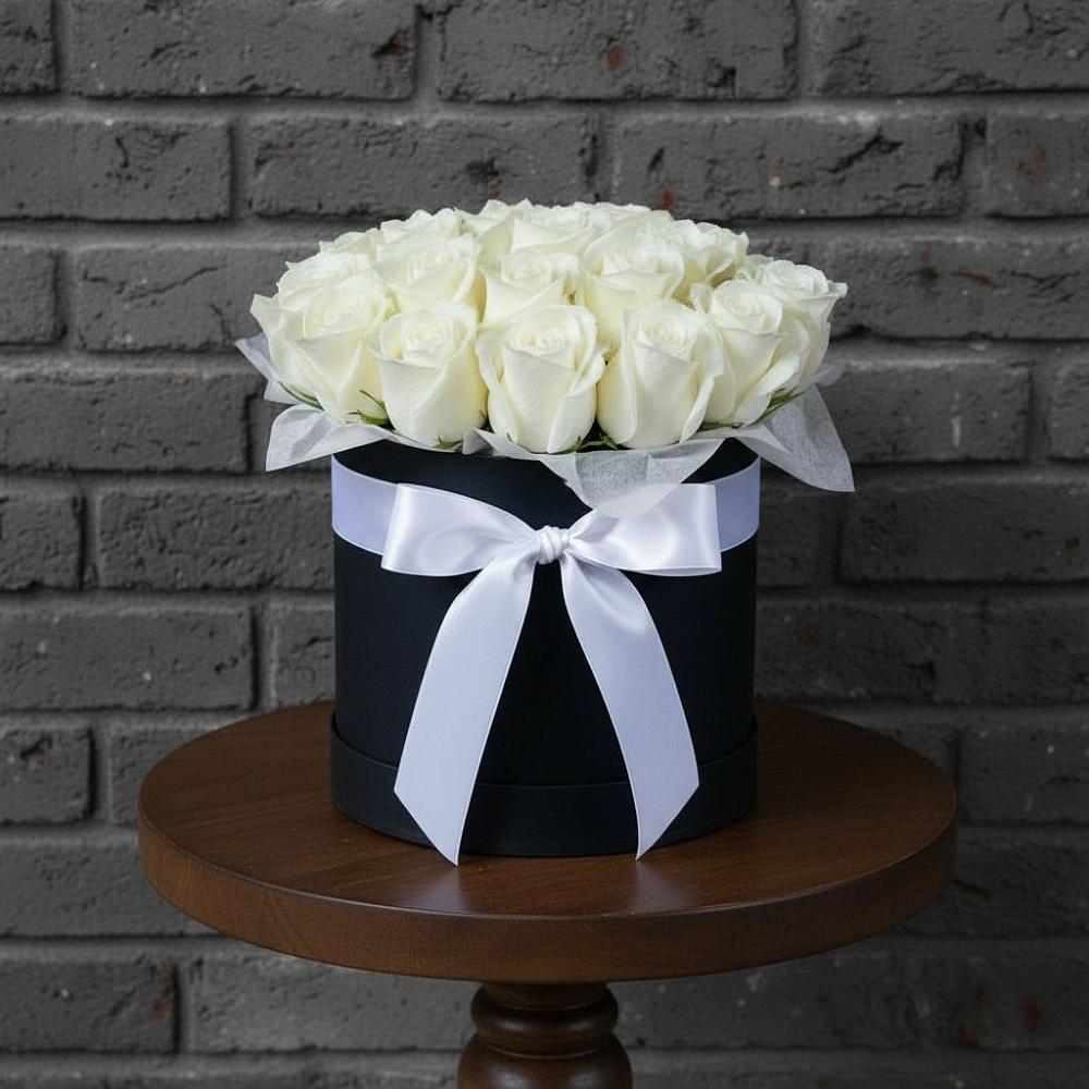 Цветочная композиция из Розы в шляпной коробке в Чекалине