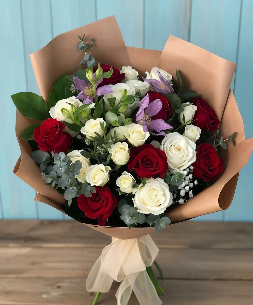 Букет цветов из: Розы и Альстромерии в Чекалине